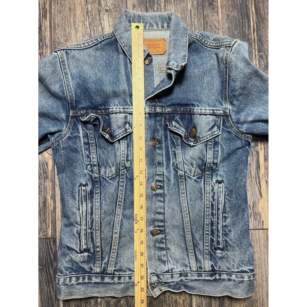 Vintage Levis Denim Trucker‎ Jacket Distressed Blue Mens Size 38 70507-0218 USA